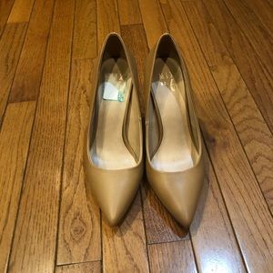 Nude  Pumps
